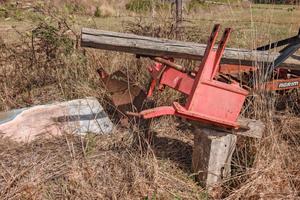 in blocco sarchiatore ed aratro