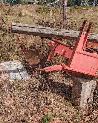 in blocco sarchiatore ed aratro