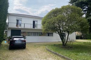 VILLA CON GIARDINO IN ZONA CENTRALE