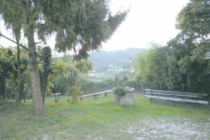 Casale 900 mq con vista aperta e 5,4 ettari