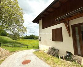 Casa singola immersa nel verde