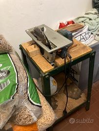 Sega circolare da legno con supporto