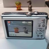 Lumix TZ8 zoom 12x compatta con CCD