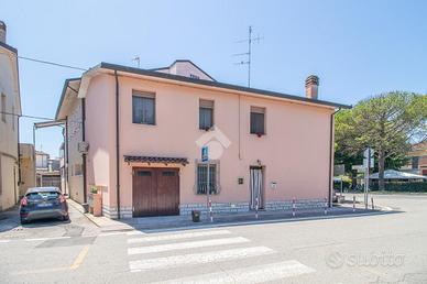 CASA SEMINDIPENDENTE A RAVENNA