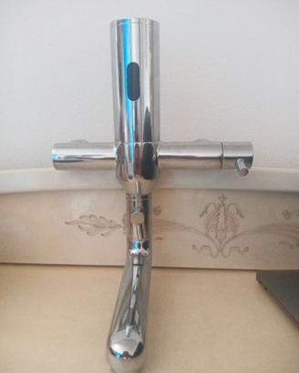 Miscelatore rubinetto elettronico River E 2220