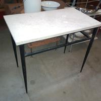 Banchetto in Metallo con Piano in Marmo Design