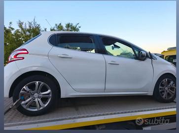Peugeot 208 1.4 hdi incidentata 