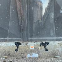 Parabrezza Scarabeo 125/200 – completo di attacchi