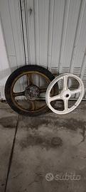 coppia di cerchi piaggio ciao 