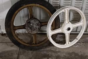 coppia di cerchi piaggio ciao 