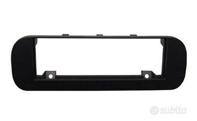 mascherina autoradio 