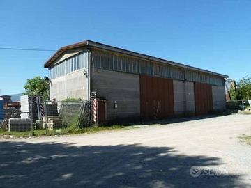 Immobile di 200 m² con 1 locale a Porcari