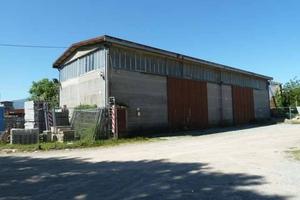 Immobile di 200 m² con 1 locale a Porcari