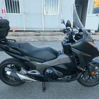 honda integra 750 DCT ABS