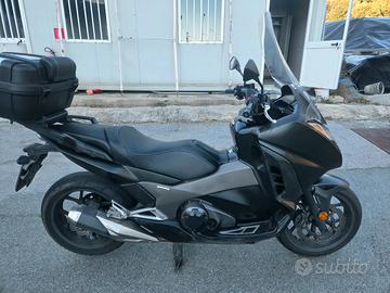 honda integra 750 DCT ABS