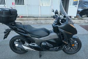 honda integra 750 DCT ABS