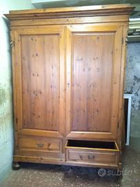armadio antico tutto in legno