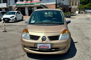 RENAULT Modus 1.2 16V Confort Privilège