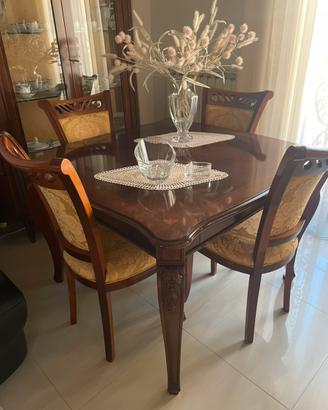 Tavolo legno massello + 4 sedie imbottite tessuto