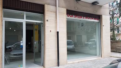 Luminoso locale commerciale 250 mq