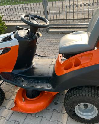 Trattorino tagliaerba STIHL. RT 5097.0C