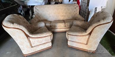 Set divano e due poltrone
