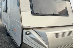 Roulotte Adria 6 posti