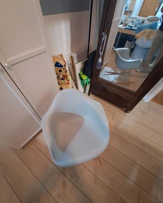 sedia  a dondolo in resina 