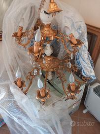 Lampadario in ottone e ceramica di capodimonte