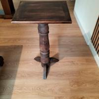 Tavolino in legno altezza cm.74.
