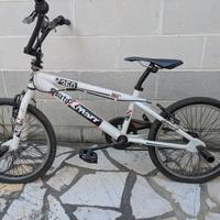 BMX freestyle con pegs e rotor, da sistemare