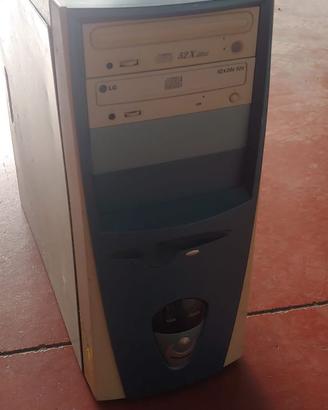 PC fisso vintage – case con componenti interni