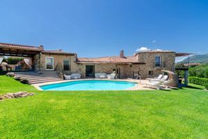 Villa di 310 m² con più di 5 locali a Arzachena