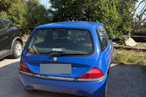 Lancia y 