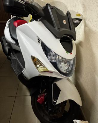 Scooter Kymco xcting 300