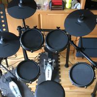 Alesis Nitro Mesh Kit + Accessori in omaggio