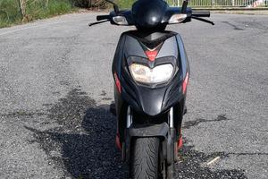 Aprilia SR Motard 