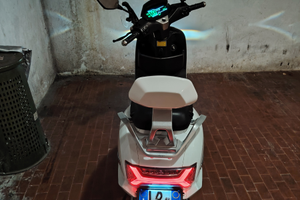 Scooter elettrico sunra robo s