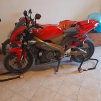 Moto Aprilia Tuono