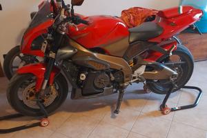 Moto Aprilia Tuono