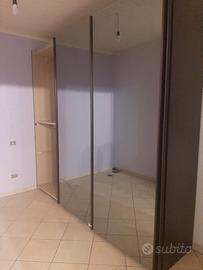 Armadio specchio  3 ante scorrevoli + letto