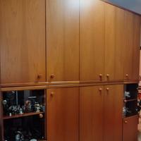Mobile in legno molto capiente