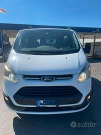 Ford tourneo custom