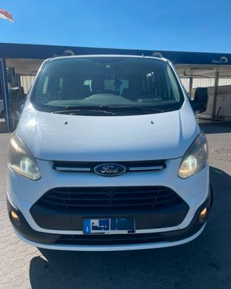 Ford tourneo custom