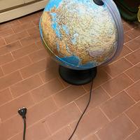 Mappamondo luminoso