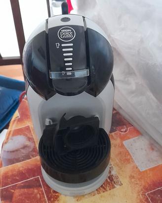 Macchina caffe' espresso dolce gusto De Longhi