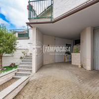 LAURIANO RECENTE VILLA A SCHIERA CON GIARDINO. BOX