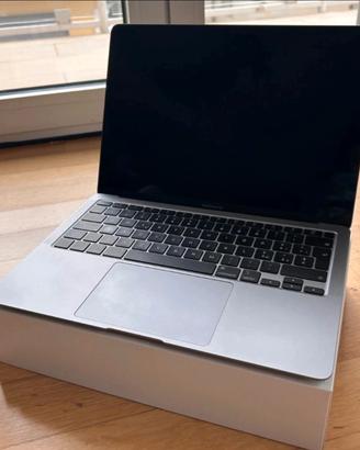 Apple MacBook Air M1 8gb RAM 512 GB ROM. Perfetto.