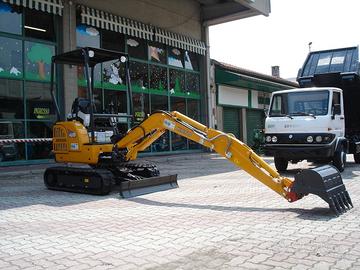 Miniescavatore KatoImer Kato HD 19 VXT Mot. Yanmar