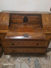 Trumeau antico in legno intarsiato